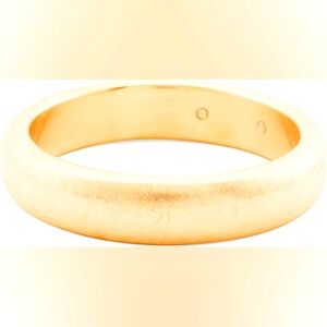 Elegant Gold Bangle Bracelet